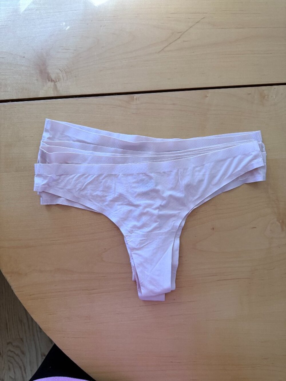 SOMA Enbliss Thong Large NEW WITH OUT TAGS 4 pairs